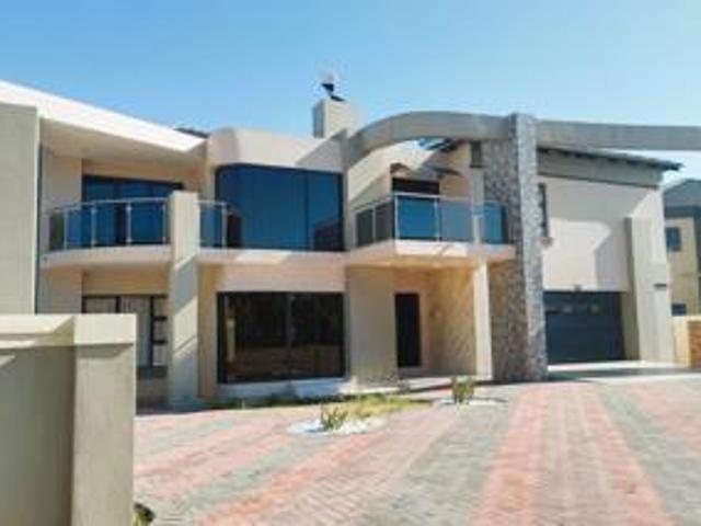 5 bedroom on the market in eagles cr.