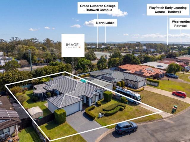 5 Bedroom + Office Immaculate Spacious Family Living!