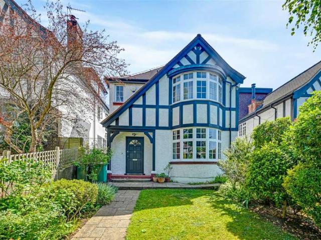 5 Bedroom Link Detached House