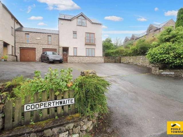 5 Bedroom Link Detached House