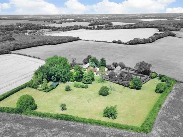 5 Bedroom Link Detached House
