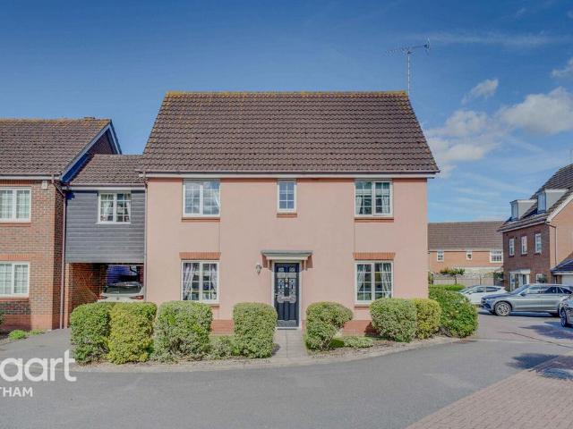 5 bedroom link detached house for sale