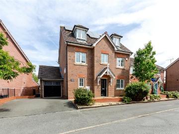 5 bedroom link detached house for sale
