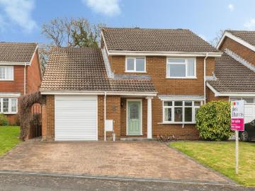 5 bedroom link detached house for sale