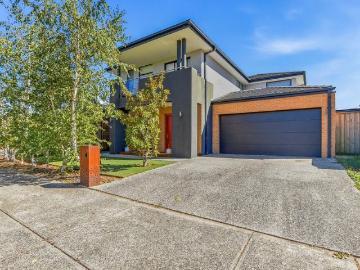 5 Bedroom Luxury Family Home in the Heart of Laurimar