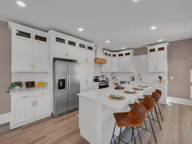 5 bedroom, Lunenburg MA 01462 105532677
