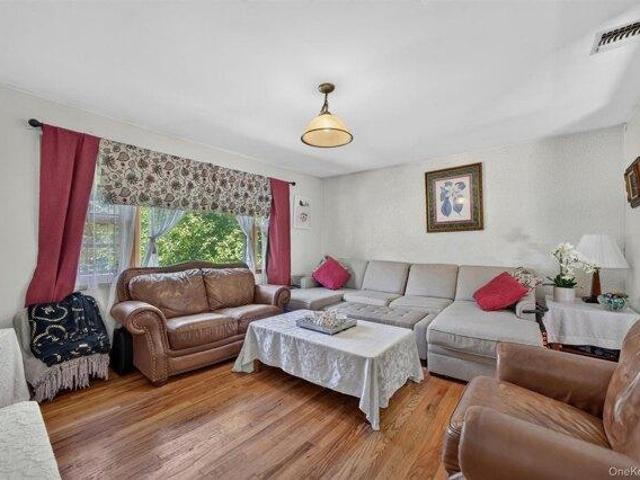5 bedroom, Monroe NY 10950 105192421