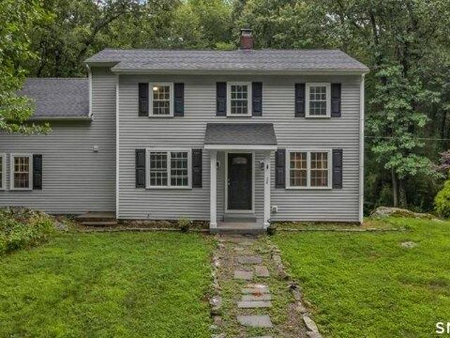 5 bedroom, Monroe CT 06468 105440782