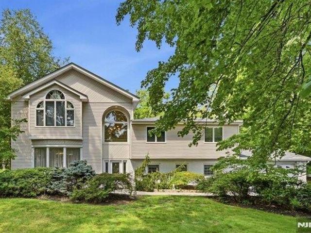 5 bedroom, Montvale NJ 07645 105203217