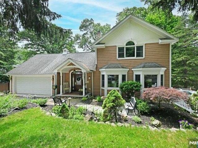 5 bedroom, Montvale NJ 07645 105231110
