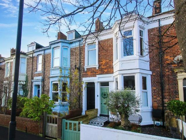 5 bedroom maisonette to rent