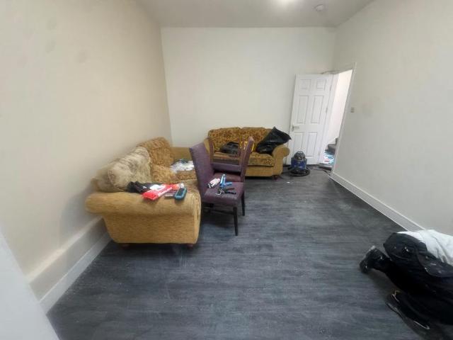 5 bedroom maisonette to rent
