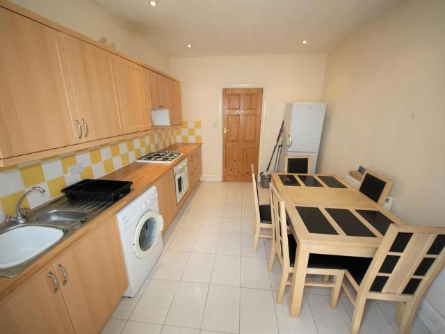 5 bedroom maisonette to rent