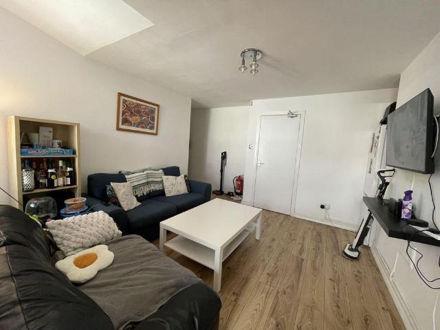 5 bedroom maisonette to rent