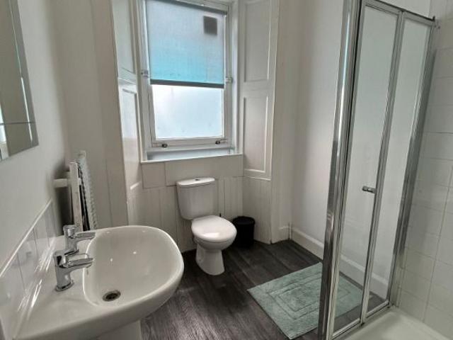 5 bedroom maisonette to rent