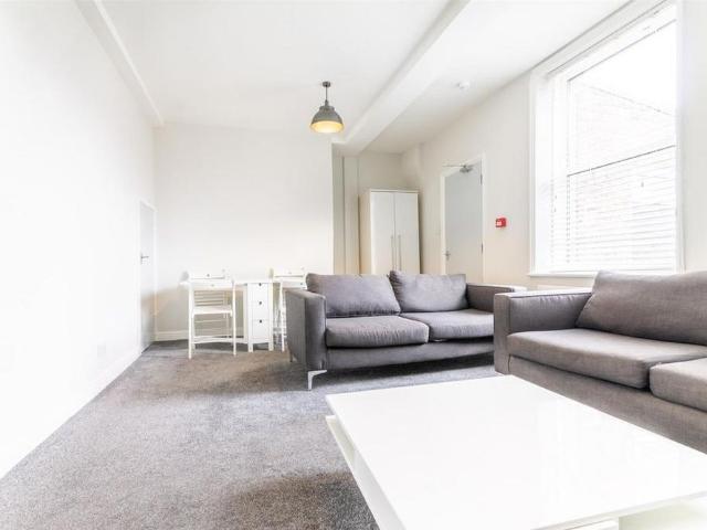5 bedroom maisonette to rent