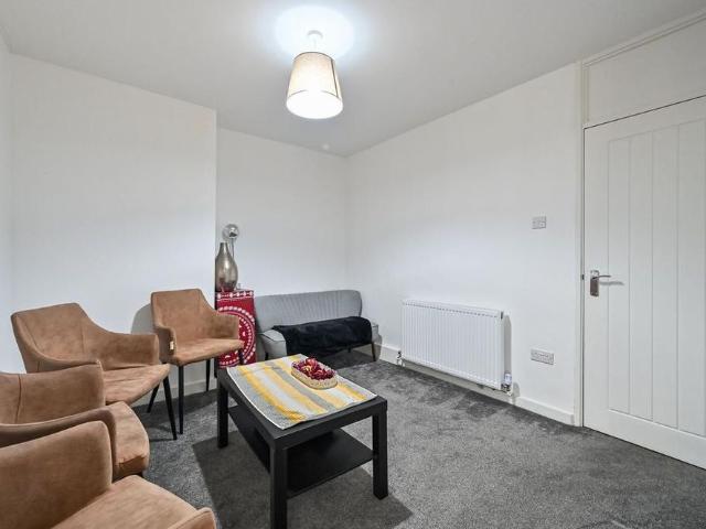 5 bedroom maisonette to rent