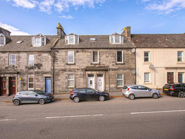 5 bedroom maisonette for sale