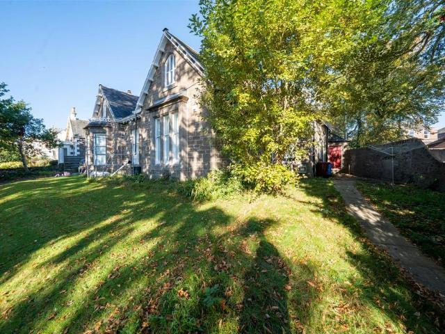 5 bedroom maisonette for sale