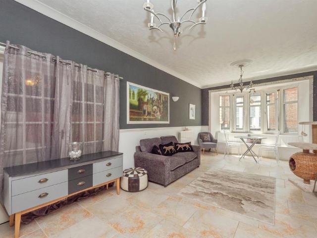 5 bedroom maisonette for sale