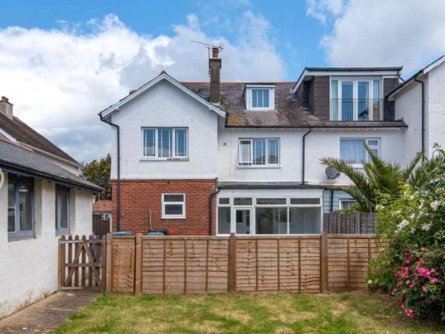 5 Bedroom Maisonette Flat