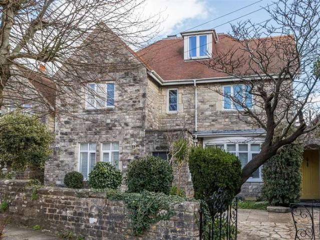 5 Bedroom Apartment Flat