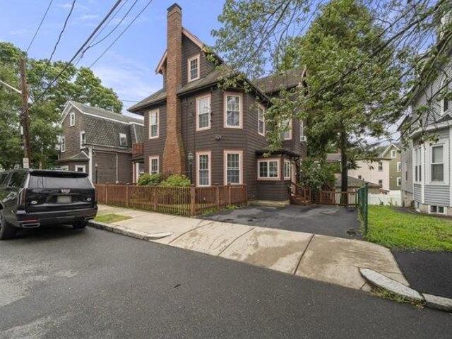 5 bedroom, Malden MA 02148 105552860
