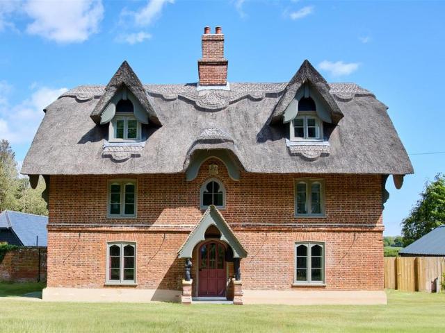 5 bedroom manor house to rent