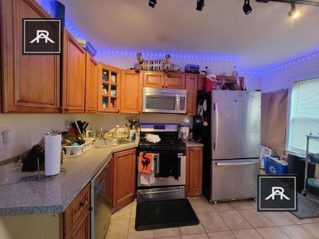 5 bedroom, Medford MA 02155 LS98706830