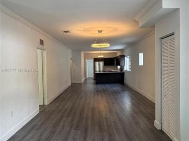 5 bedroom, Miami FL 33135 106244337