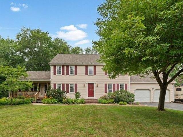 5 bedroom, North Attleboro MA 02760 105652592