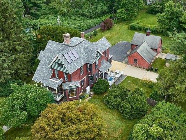 5 bedroom, Northfield MA 01360 105317360