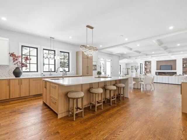5 bedroom, Newton MA 02459 105443485