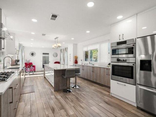 5 bedroom, Newton MA 02460 105557834