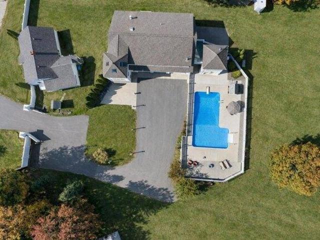 5 bedroom, Newton NH 03858 105366369