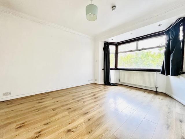 5 Bedroom Semi Detached