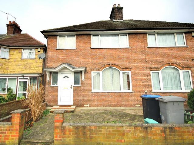 5 Bedroom SEMI DETACHED To Let