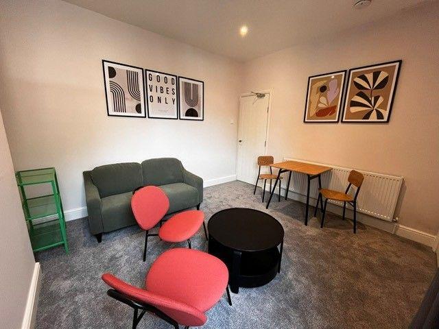 5 Bedroom Semi Detached To Rent in Lenton