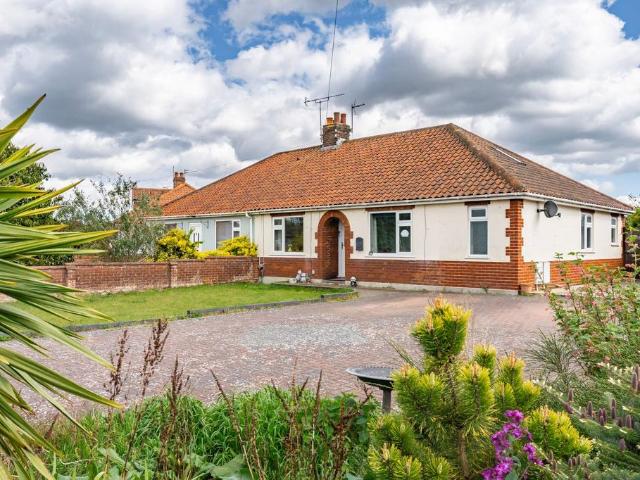 5 bedroom semi detached bungalow for sale