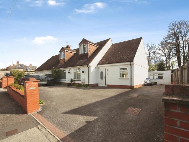 5 bedroom semi detached bungalow for sale