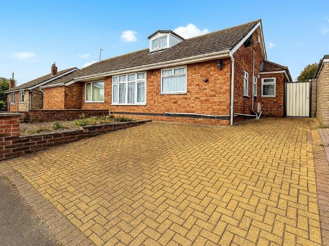 5 bedroom semi detached bungalow for sale
