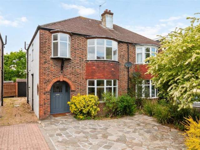 5 Bedroom Semi Detached House