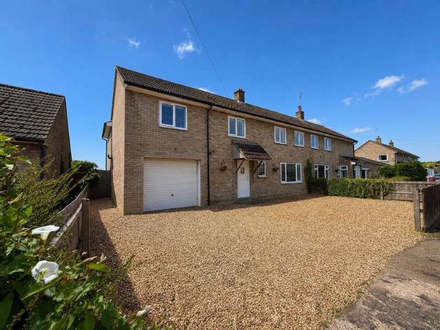 5 Bedroom Semi Detached House