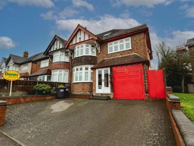 5 Bedroom Semi Detached House