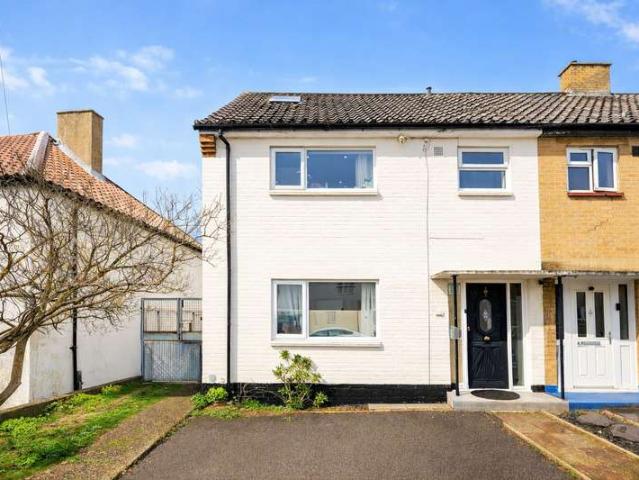 5 Bedroom Semi Detached House