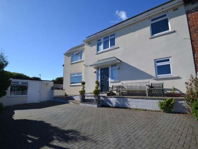 5 Bedroom Semi Detached House