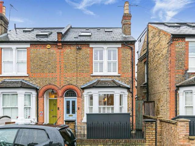 5 Bedroom Semi Detached House