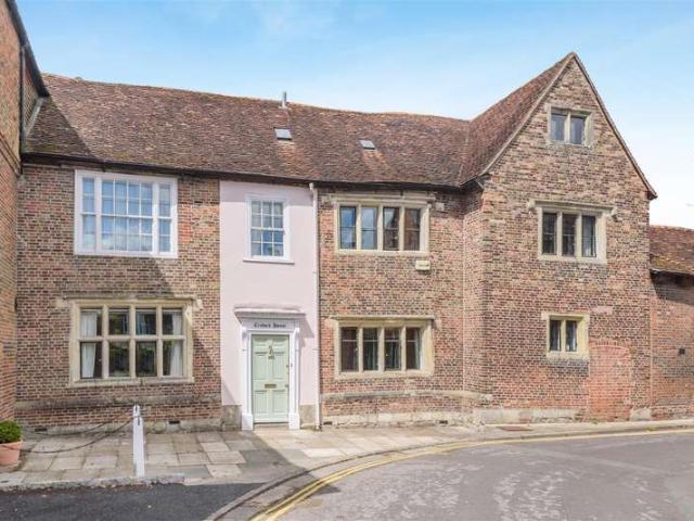 5 Bedroom Semi Detached House