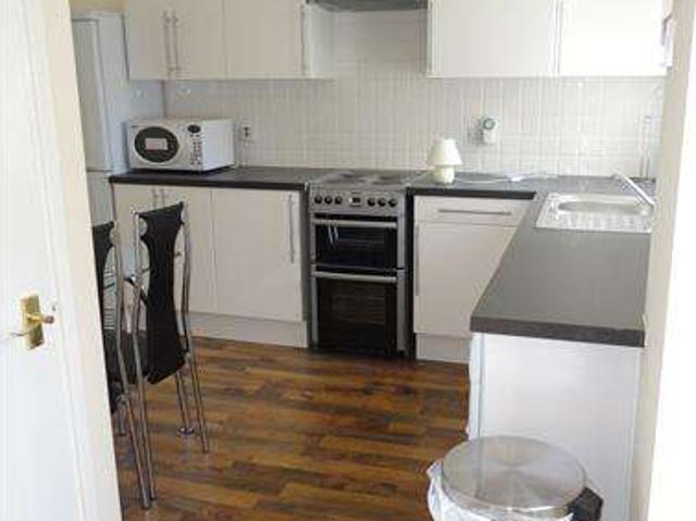 5 Bedroom Semi Detached House