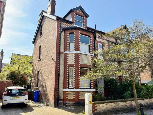 5 Bedroom Semi Detached House